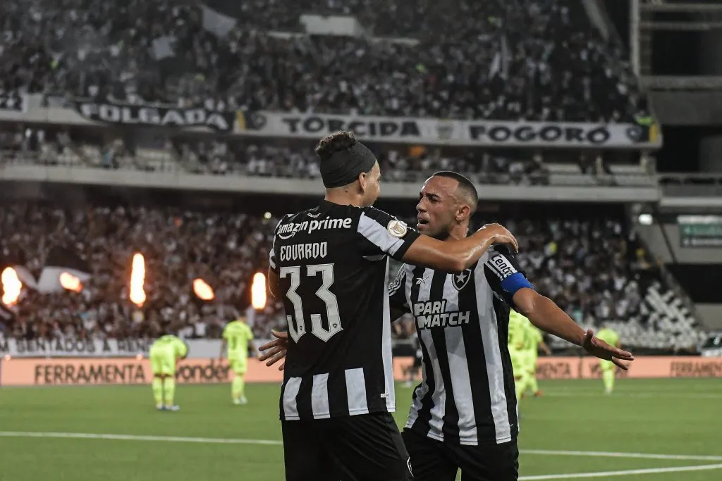 Botafogo em duelo com o Palmeiras - Foto: Thiago Ribeiro/AGIF
