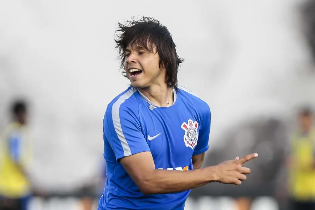 Treino do Corinthians no CT Joaquim Grava – Angel Romero durante treino  do Corinthians no CT Joaquim Grava. Ale Cabral/AGIF