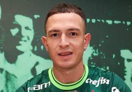 Palmeiras contrata o volante, Aníbal Moreno