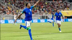 Kauã Elias comemorando gol com a camisa da seleção brasileira. Foto: Leto Ribas / CBF