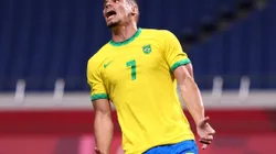 Paulinho com a camisa da Seleção Brasileira Olímpica. Buda Mendes/Getty Images.