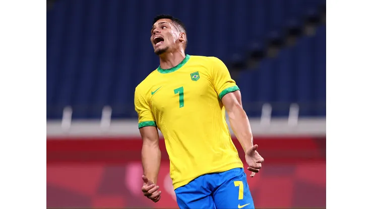 Paulinho com a camisa da Seleção Brasileira Olímpica. Buda Mendes/Getty Images.