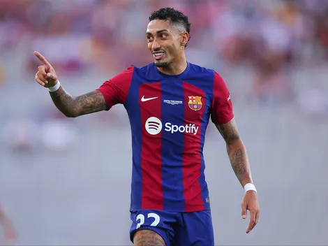 Clube inglês tem o interesse na contratação de Raphinha, que tem perdido espaço com Xavi