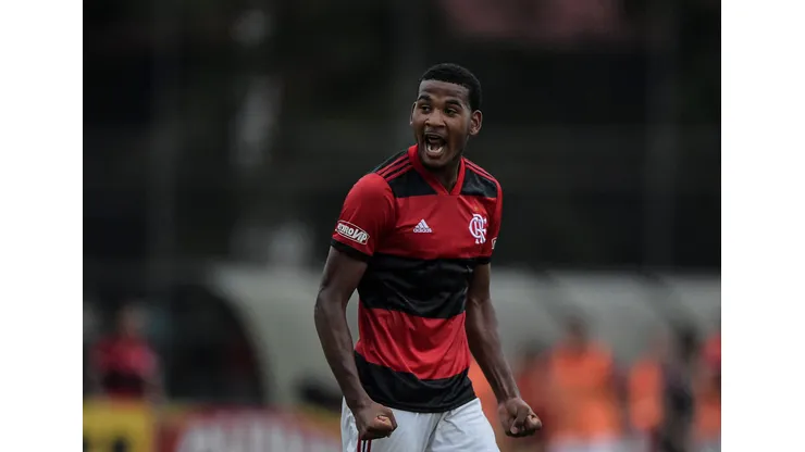 Cleiton pode ganhar espaço com titulares.