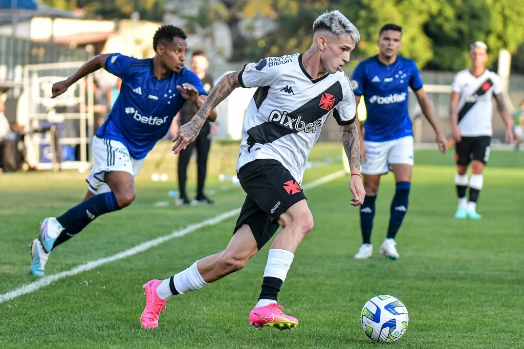 Luca Orellano, jogador do Vasco - Foto: Thiago Ribeiro/AGIF