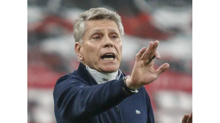 Paulo Autuori, tecnico do Cruzeiro, dá declaração positiva em relação a situação do clube. Gabriel Machado/AGIF