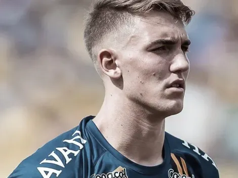 Goleiro reserva do Athletico-PR marca presença na Taça das Favelas e desabafa sobre Bento