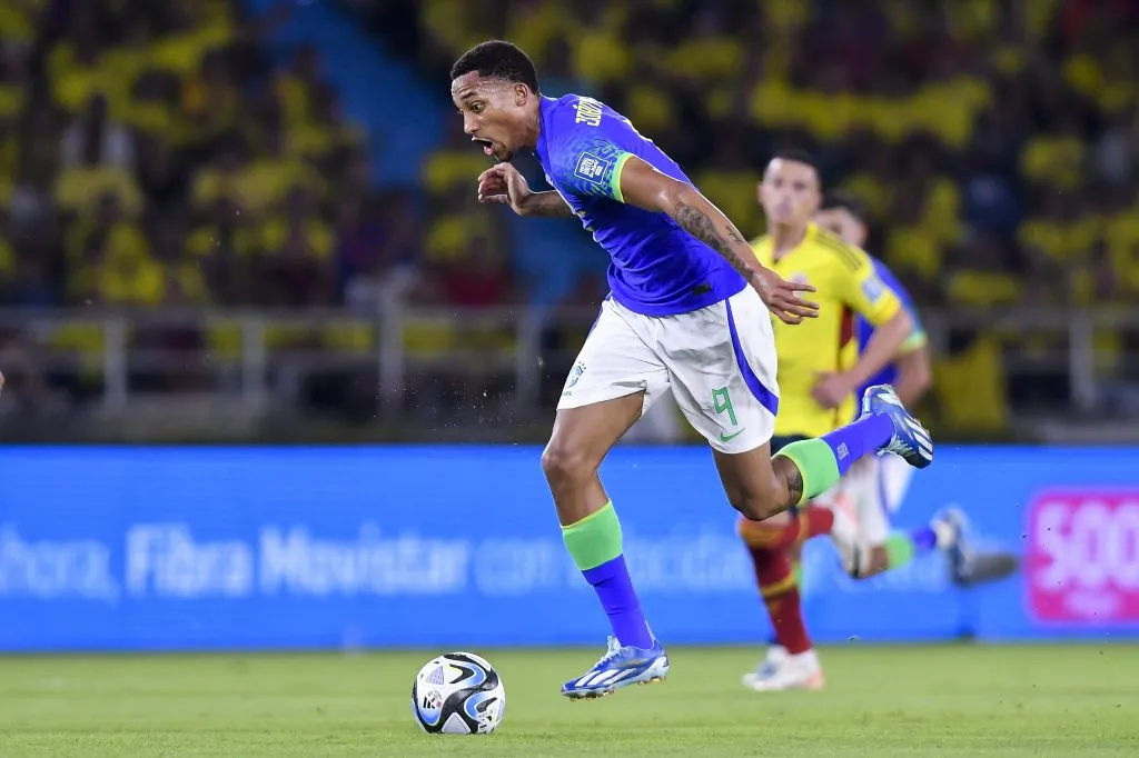 João Pedro em atividade pela Seleção. (Photo by Gabriel Aponte/Getty Images)