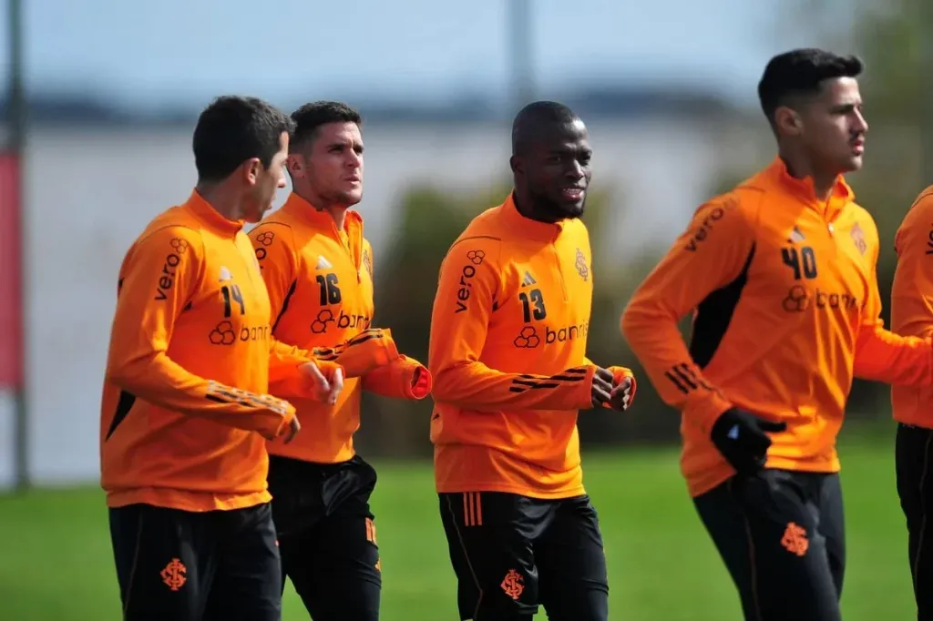 Jogadores do Internacional durante treino – Foto: Ricardo Duarte/Internacional