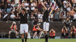 Praxedes, jogador do Vasco, comemora seu gol com Marlon Gomes durante partida contra o Fluminense no estádio Engenhão pelo Campeonato Brasileiro - Foto: Thiago Ribeiro/AGIF