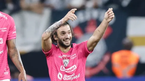 Lautaro Díaz é titular no Del Valle (EQU) Foto: Alexandre Schneider/Getty Images.