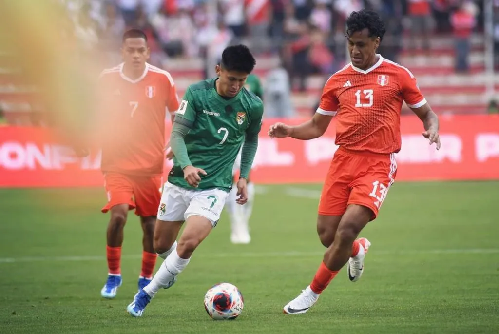 Miguelito em ação pela seleção boliviana – Foto: Divulgação/Bolívia