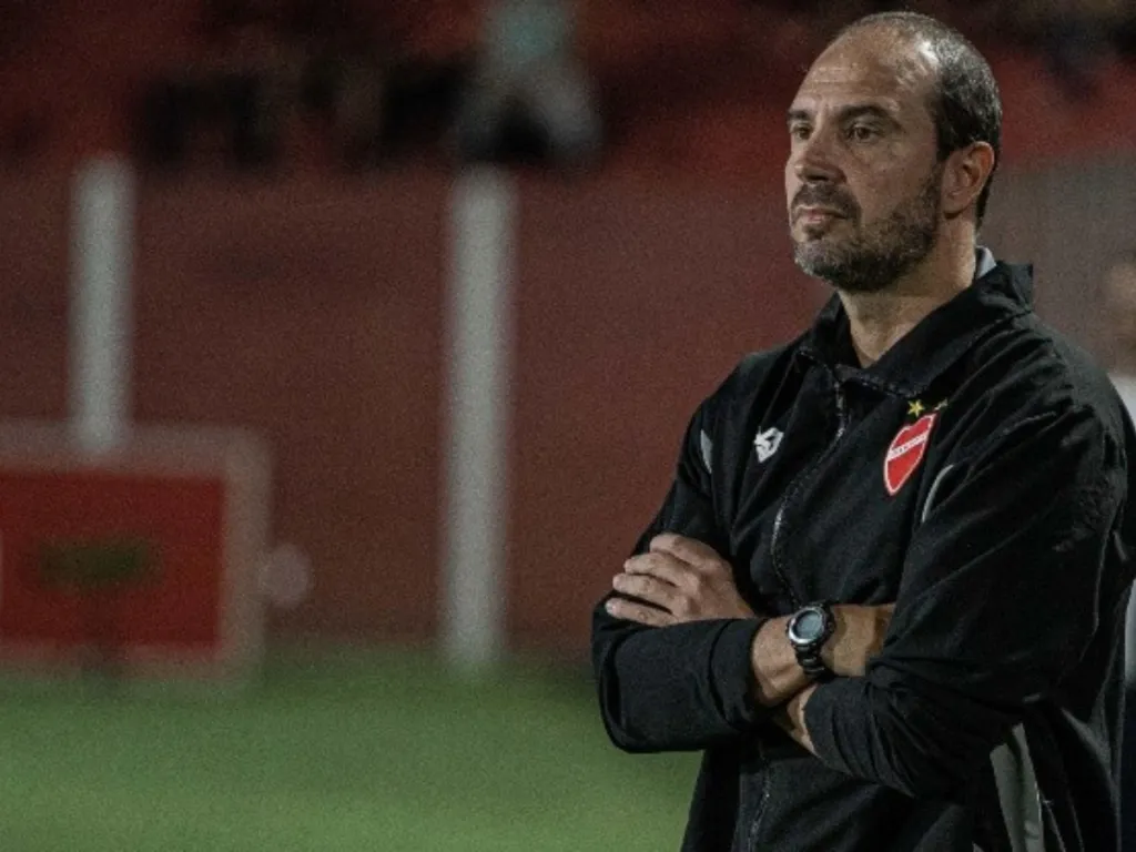 Foto: Heber Gomes/AGIF – Allan Aal quando era treinador do Vila Nova