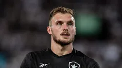 Lucas Perri passa por má fase no Botafogo. Foto: Thiago Ribeiro/AGIF