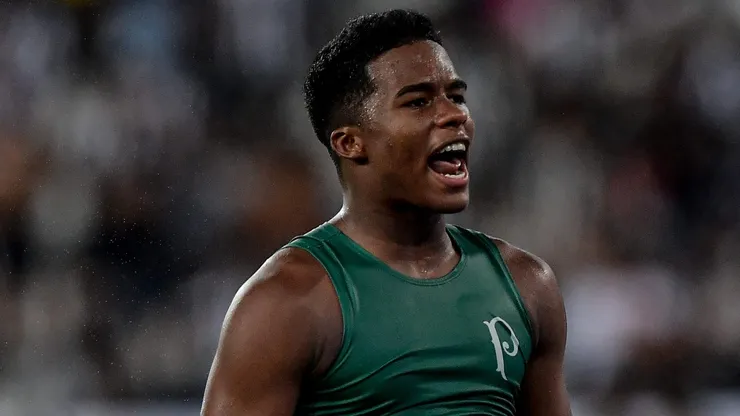 Endrick jogador do Palmeiras em partida pelo Campeonato Brasileiro