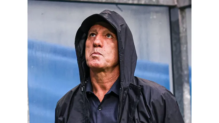 Renato Gaúcho, treinador do Grêmio, comandando o time no Brasileirão - Foto: Maxi Franzoi/AGIF