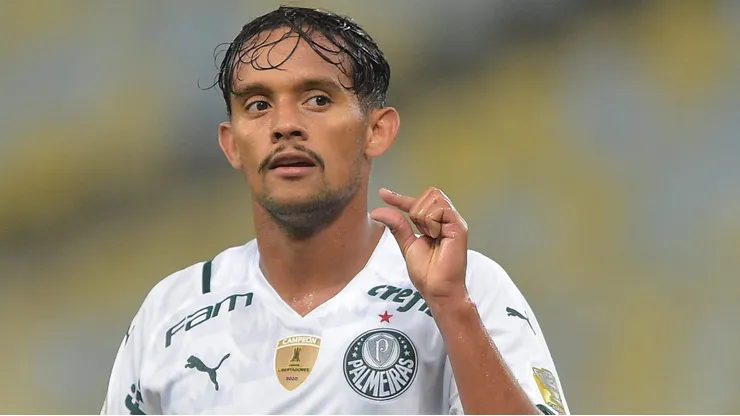 Meio-campista teve seu nome novamente ligado ao Palmeiras - Foto: Thiago Ribeiro/AGIF.