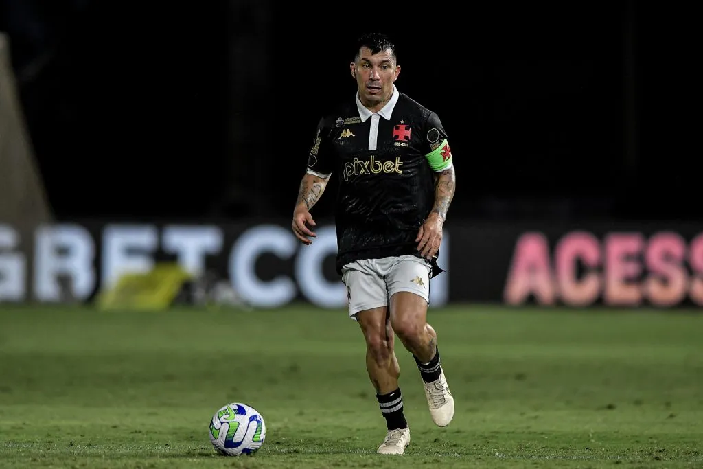 Medel, jogador do Vasco, durante partida contra o America-MG no estádio São Januário pelo campeonato Brasileiro A 2023. Foto: Thiago Ribeiro/AGIF