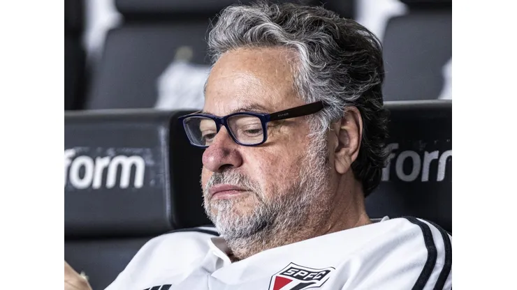 Julio Casares presidente do Sao Paulo durante partida contra o Bragantino no estadio Vila Belmiro pelo campeonato Brasileiro A 2023. Foto: Abner Dourado/AGIF