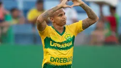 Deyverson jogador do Cuiaba comemora seu gol durante partida contra o Fortaleza no estadio Arena Pantanal pelo campeonato Brasileiro A 2023. Foto: Gil Gomes/AGIF