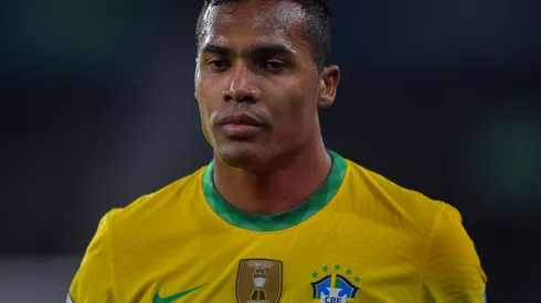 Alex Sandro entrou na mira do Grêmio para 2024 - Foto: Thiago Ribeiro/AGIF
