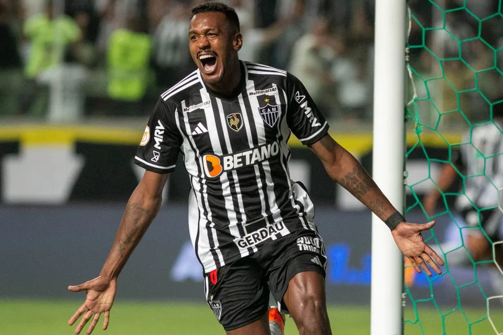 Edenílson comemora gol no Galo. Jornalista afirmou que mesmo não sendo acionado como titular, ele está feliz no Atlético – Foto: Fernando Moreno/AGIF