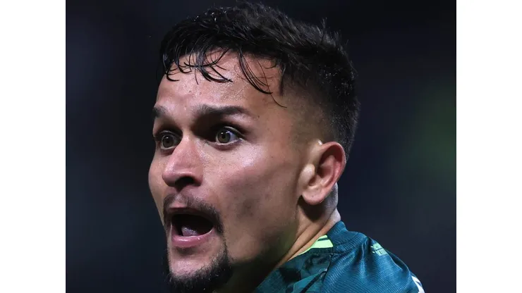 Artur, atacante do Pameiras, pela Série A do Brasileirão, em clássico contra o São Paulo - Foto: Ettore Chiereguini/AGIF