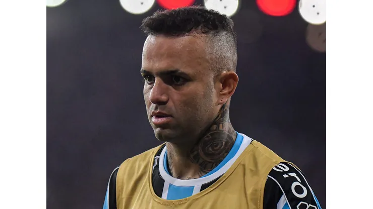 Ex-camisa 7 voltou ao Grêmio após passagem frustrante pelo Corinthians - Foto: Thiago Ribeiro/AGIF.