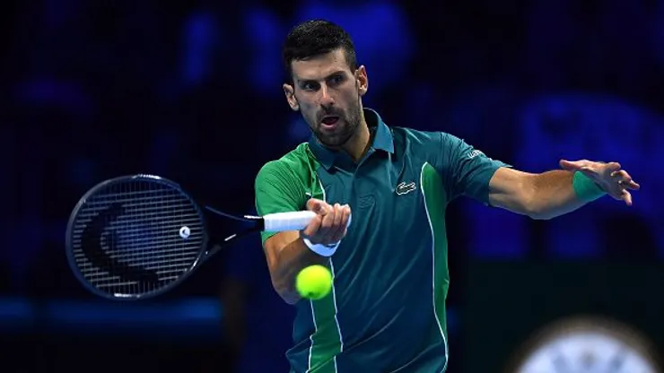 Djokovic busca se aproximar de vaga à semifinal do Finals