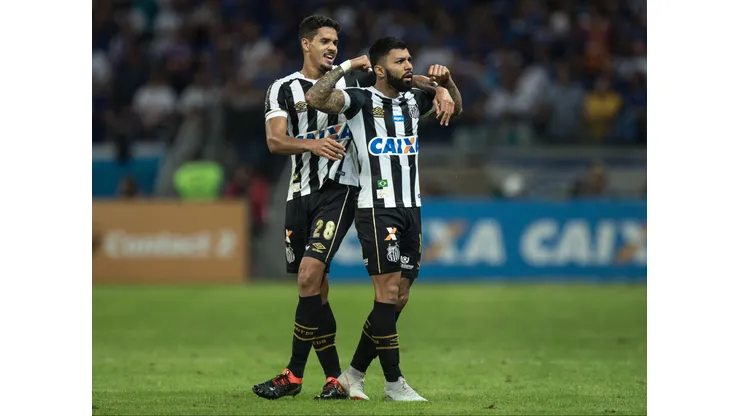 Gabriel Barbosa, então jogador do Santos, comemora seu gol durante partida contra o Cruzeiro no estádio Mineirão pela Copa do Brasil 2018 - Foto: Pedro Vale/AGIF