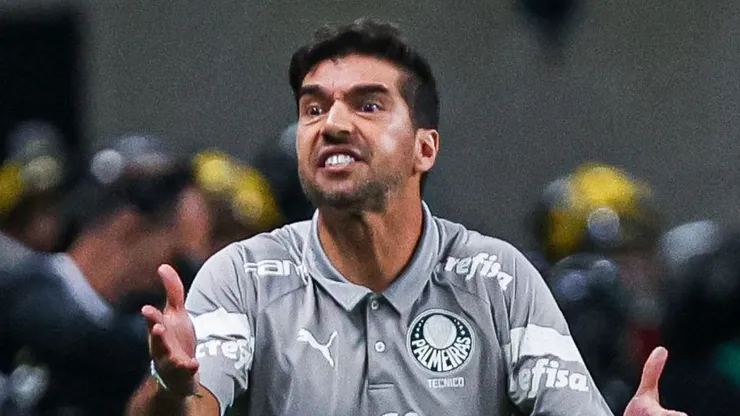 Abel Ferreira tecnico do Palmeiras durante partida contra o Gremio no estadio Arena do Gremio pelo campeonato Brasileiro A 2023. Maxi Franzoi/AGIF