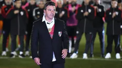 Marcelo Gallardo sendo aplaudido no estádio Monumental, do River Plate, na Argentina. Foto: Rodrigo Valle/Getty Images.