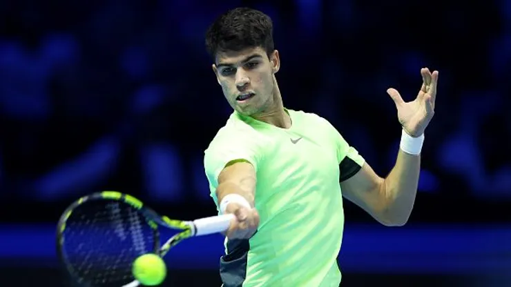 Alcaraz perdeu para Zverev na estreia do Finals