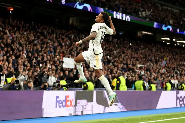 Rodrygo comemora gol marcado pelo Real Madrid, contra o Braga – Foto: Florencia Tan Jun/Getty Images