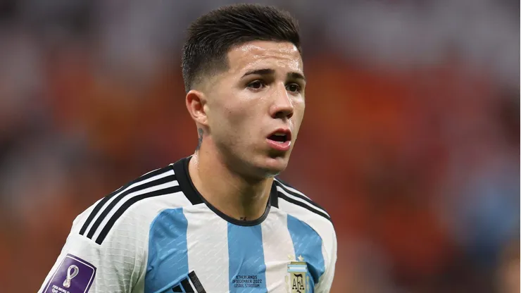 Enzo Fernandez poderá ser desfalque no clássico. Catherine Ivill/Getty Images)