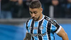 João Pedro virou o problema de última hora na caserna gremista - Foto: Pedro H. Tesch/AGIF