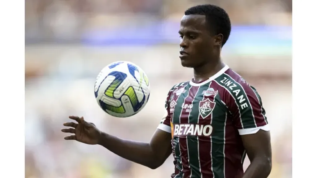 Foto: Jorge Rodrigues/AGIF – Jhon Arias em jogo pelo Fluminense