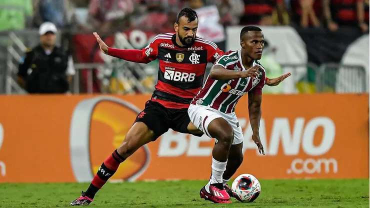 Fabrício Bruno em ação no clássico Fla-Flu. Foto: Thiago Ribeiro/AGIF