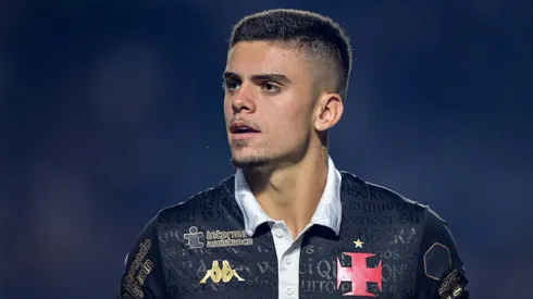 Gabriel Pec, jogador do Vasco, durante partida contra o Botafogo no estádio São Januário pelo Campeonato Brasileiro - Foto: Thiago Ribeiro/AGIF