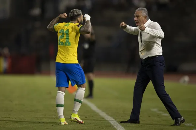 Venezuela x Brasil em Caracas pelas Eliminatórias da Copa. Gabriel Barbosa e Tite Foto: Lucas Figueiredo/CBF