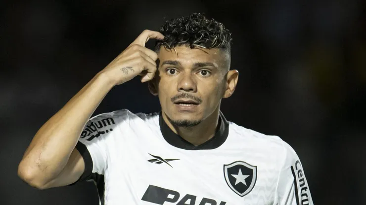 Tiquinho Soares jogador do Botafogo durante partida contra o Vasco no estadio Sao Januario pelo campeonato Brasileiro A 2023. Jorge Rodrigues/AGIF
