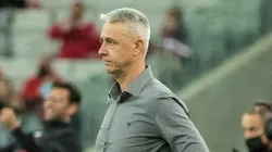 Tiago Nunes deve se apresentar ao Botafogo na terça (14). Robson Mafra/AGIF