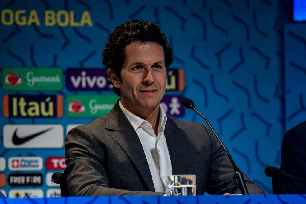 Rodrigo Lasmar foi definir situação de Gabriel Jesus após avaliação do jogador. Thiago Ribeiro/AGIF