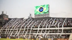 Torcida durante partida entre Santos e Sao Paulo no estadio Vila Belmiro pelo campeonato Brasileiro A 2023. Foto: Abner Dourado/AGIF