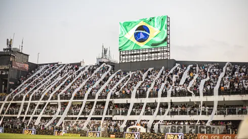 Torcida durante partida entre Santos e Sao Paulo no estadio Vila Belmiro pelo campeonato Brasileiro A 2023. Foto: Abner Dourado/AGIF