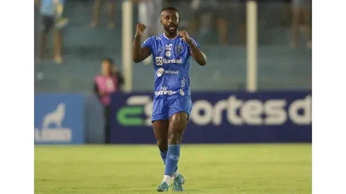Bruno Alves em jogo pelo Paysandu. Foto: Fernando Torres/AGIF