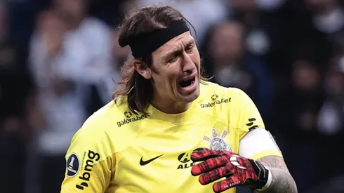 Goleiro do Corinthians saiu com dores no joelho - Foto: Ettore Chiereguini/AGIF.