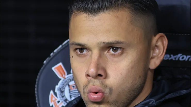 Ángel Romero, atacante do Corinthians, no banco pela Série A do Brasileirão - Foto: Marcello Zambrana/AGIF