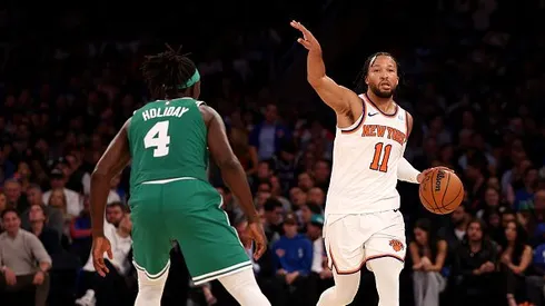 Jalen Brunson e Jrue Holiday: um dos confrontos em quadra entre Knicks e Celtics