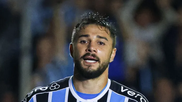 Lateral do Grêmio que teria derrubado Bidu em Grêmio x Corinthians - Foto: Maxi Franzoi/AGIF.